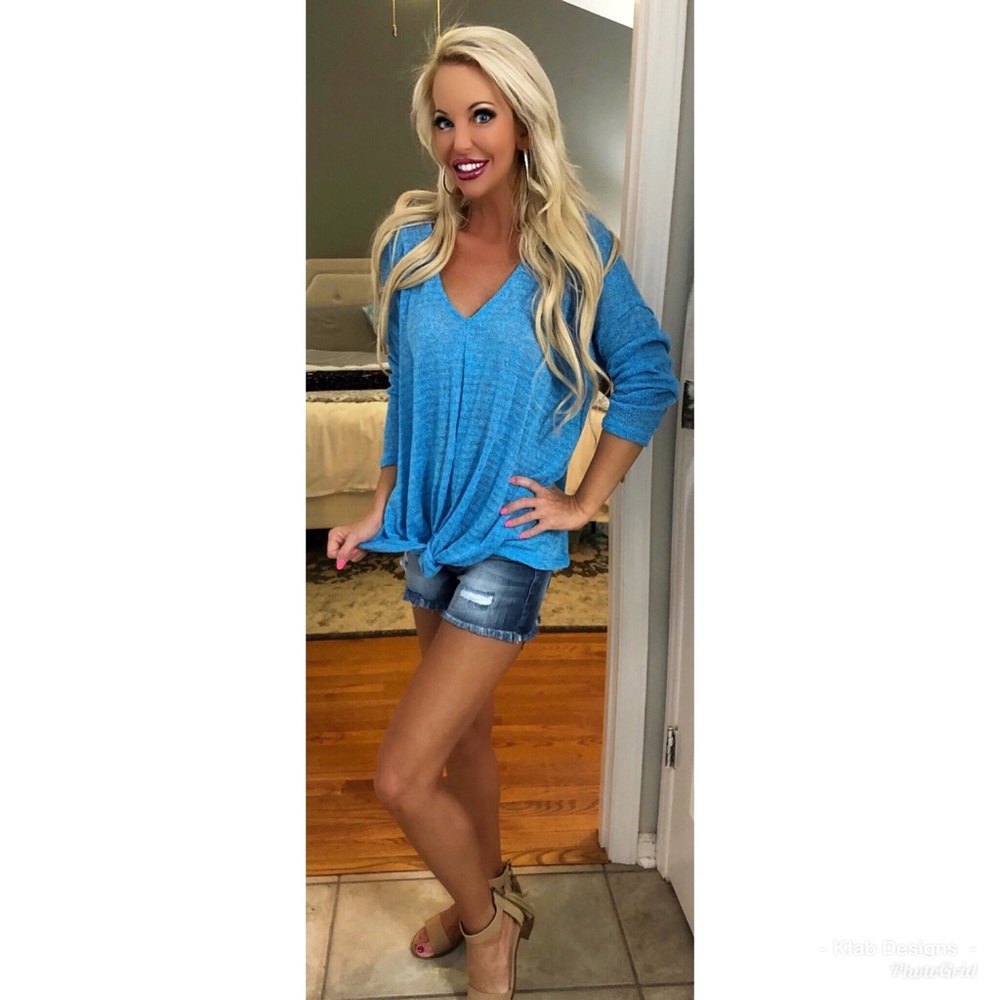 💕LAST 1! Summer Weight Oversized Twist Sweater! - Picture 3 of 8